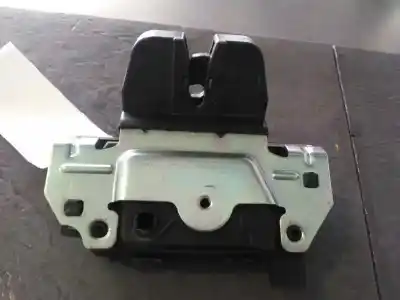 Pièce détachée automobile d'occasion coffre / serrure de porte pour opel zafira b cosmo références oem iam 495058724  