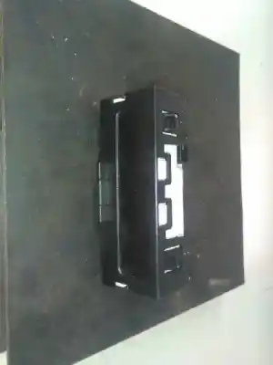 Second-hand car spare part display for renault clio ii fase ii (b/cb0) campus oem iam references 8200380298
