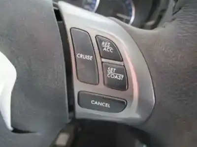 Tweedehands auto-onderdeel stuur voor subaru impreza g12 limited oem iam-referenties  3 radios 