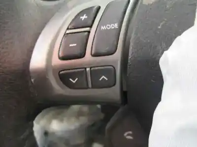 Tweedehands auto-onderdeel stuur voor subaru impreza g12 limited oem iam-referenties  3 radios 