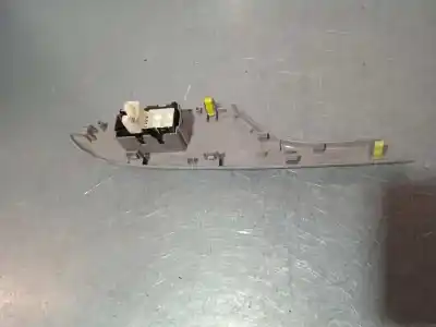 Автозапчасти б/у управление задними левыми стеклами за toyota corolla (e15) 1.4 turbodiesel cat ссылки oem iam 7427212230  