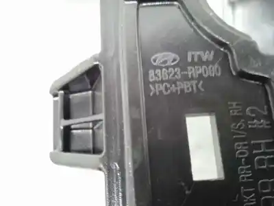 Second-hand car spare part interior right rear handle for kia carens ( ) 1.7 crdi cat oem iam references 83623rp000  83623rp000