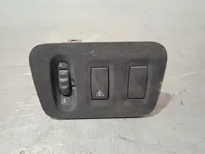 Recambio de automóvil de segunda mano de Interruptor para RENAULT MASTER KIPPER DOKA L3H1 3.5t referencias OEM IAM 8200379685  