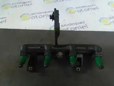 Pezzo di ricambio per auto di seconda mano Rampa Iniettori per PEUGEOT 106 (S2) 1.1 Riferimenti OEM IAM 9625194080  