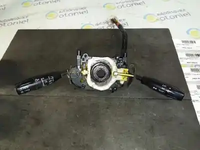 Pezzo di ricambio per auto di seconda mano comando multifunzione per kia carens 2.0 crdi ex monovolumen riferimenti oem iam 