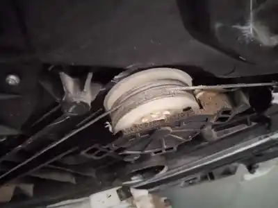 Second-hand car spare part rear left window regulator for kia pro cee´d (jd) 1.4 crdi 90 oem iam references 83470a2340  