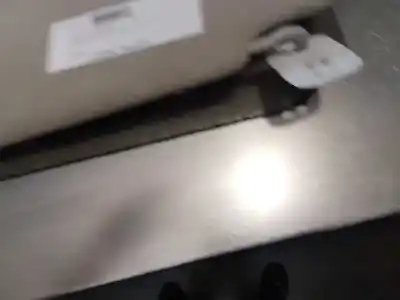 Second-hand car spare part left sunshade for renault clio iii authentique oem iam references   