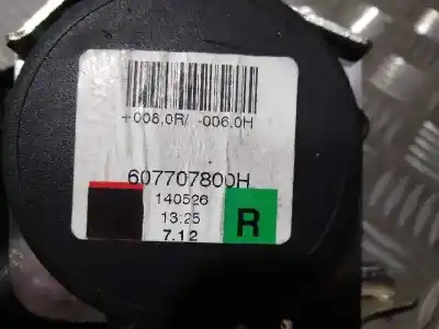 Peça sobressalente para automóvel em segunda mão cinto de segurança dianteiro direito por opel corsa d ´´111 years´´ referências oem iam 607707800h 628045100 5 ptas