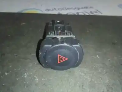 Peça sobressalente para automóvel em segunda mão Interruptor 4 Piscas - Emergência por DACIA SANDERO Laureate Music Referências OEM IAM   