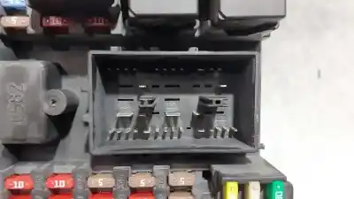 Автозапчасти б/у блок реле/предохранителей за land rover range rover sport 2.7 td v6 cat ссылки oem iam 519051718  