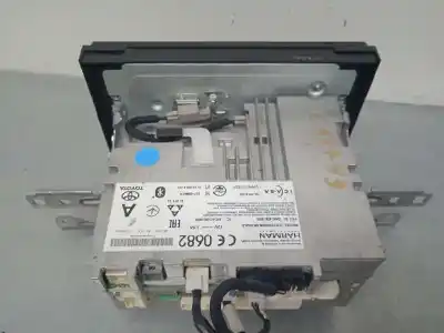 Recambio de automóvil de segunda mano de sistema audio / radio cd para toyota auris hybrid active referencias oem iam 8614002360  