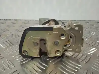 Автозапчастина б/у замок заднього правого дверя для mitsubishi l 200 (k6/7) 2.5 td cat посилання на oem iam   