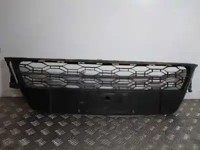 Pièce détachée automobile d'occasion grille de pare-chocs central pour dacia sandero stepway références oem iam 622541081r  