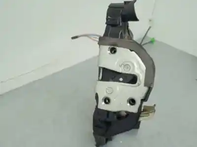 Автозапчастина б/у замок передній праві двері для toyota yaris (ksp9/scp9/nlp9) básico посилання на oem iam 690300d140