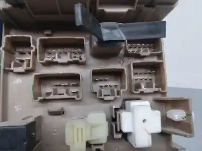 Second-hand car spare part fuse box unit for toyota corolla (_e12_) 2.0 d-4d (cde120_) oem iam references 8264113040  2323000231