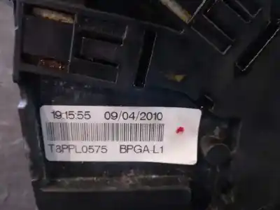Peça sobressalente para automóvel em segunda mão caixa de fusíveis e relés por peugeot 3008 confort referências oem iam 28236841  