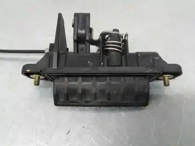 Second-hand car spare part tailgate back door handle for mazda 3 sedán (bk) 1.6 (bk12) oem iam references bp4k62410a