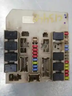 Pezzo di ricambio per auto di seconda mano scatola relè/fusibili per renault clio iii authentique riferimenti oem iam 902663a  8200674661