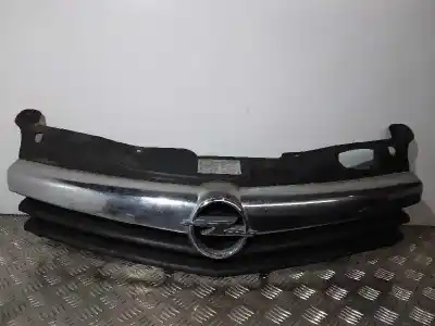 Pièce détachée automobile d'occasion grille avant pour opel astra gtc cosmo références oem iam 13241968 95643702 13241965
