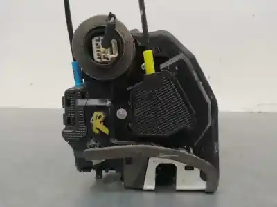 Автозапчасти б/у замок задней правой двери за toyota auris (_e15_) 1.4 d-4d (nde150_) ссылки oem iam 6905002180 4 cables 690500f030