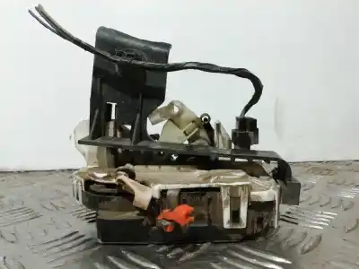 Second-hand car spare part left front door lock for dodge caliber s oem iam references 04589409ad