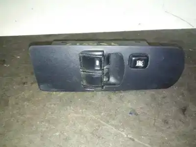 Pièce détachée automobile d'occasion commande de lève vitre avant gauche pour mitsubishi colt berlina 5 (z30a) 1.3 atlantis références oem iam 8608a076