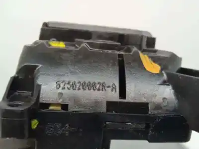 Second-hand car spare part rear right door lock for renault megane iii berlina 5 p bose edition oem iam references 825020002r 6 pins 