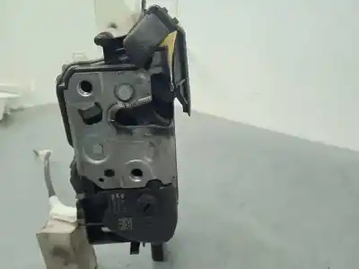 Second-hand car spare part LEFT FRONT DOOR LOCK for CITROEN C3  OEM IAM references PSA006244 6 PINS 9800624480 CARCASA ROTA