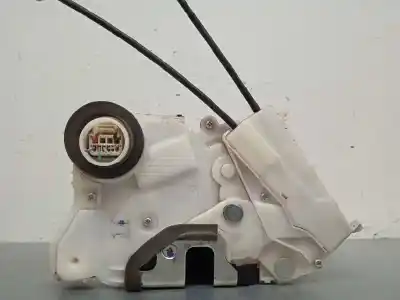 Автозапчастина б/у замок передніх дверей лівий для toyota prius (nhw30) eco посилання на oem iam  6 cables 