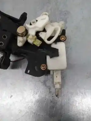 Second-hand car spare part trunk lock for mazda 3 sedán (bk) 1.6 (bk12) oem iam references  2+2 cables 