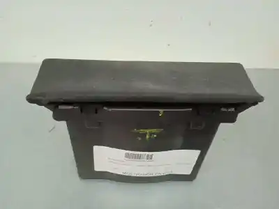 Second-hand car spare part plastics for renault megane ii familiar 1.5 dci diesel oem iam references 8200074169 186001612 