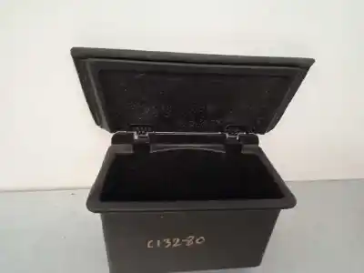 Second-hand car spare part plastics for renault megane ii familiar 1.5 dci diesel oem iam references 8200074169 186001612 