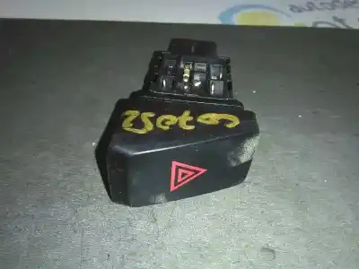 Peça sobressalente para automóvel em segunda mão interruptor 4 piscas - emergência por kia cerato 1.5 crdi referências oem iam 
