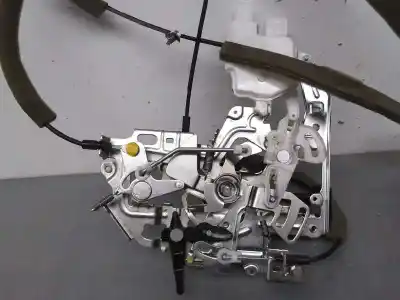 Second-hand car spare part right side door lock for nissan nv 400 l1h1 2.8t pro oem iam references 826703236r 2 pins 