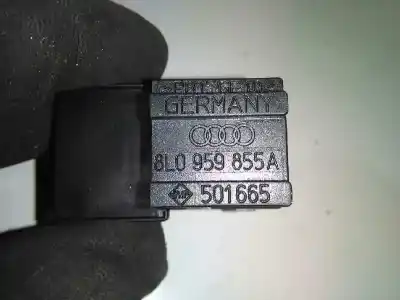 Pezzo di ricambio per auto di seconda mano interruttore alzacristalli anteriore destro per audi a3 (8l) 1.9 tdi ambiente riferimenti oem iam   