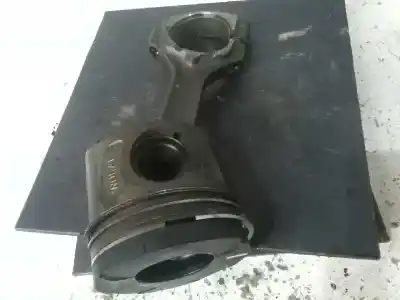 Second-hand car spare part piston for opel astra h (a04) 1.9 cdti (l48) oem iam references   