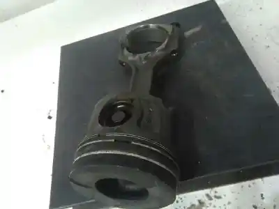 Second-hand car spare part piston for opel astra h (a04) 1.9 cdti (l48) oem iam references   