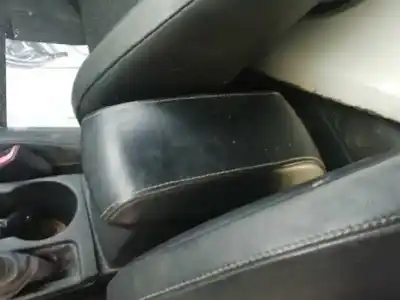 Peça sobressalente para automóvel em segunda mão apoio de braço consola central por toyota auris hybrid active referências oem iam 