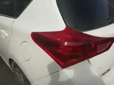 Peça sobressalente para automóvel em segunda mão farolim traseiro esquerdo por toyota auris hybrid active referências oem iam 