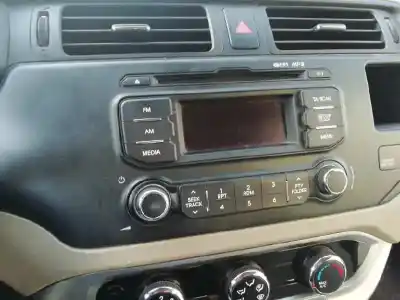 Pezzo di ricambio per auto di seconda mano impianto audio / radio cd per kia rio basic riferimenti oem iam 961701w700ca