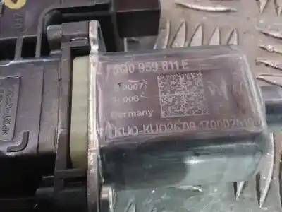 Second-hand car spare part rear left window motor for skoda superb (3v3) ambition oem iam references 5q0959811e  