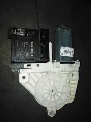 Pièce détachée automobile d'occasion moteur lève vitre avant droit pour volkswagen passat berlina (3c2) 2.0 tdi références oem iam 1k0959702p  