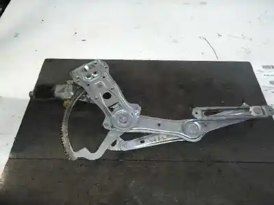 Pièce détachée automobile d'occasion léve glace avant droit pour mercedes-benz clase c (w202) berlina 250 diesel (202.125) références oem iam 2027201246