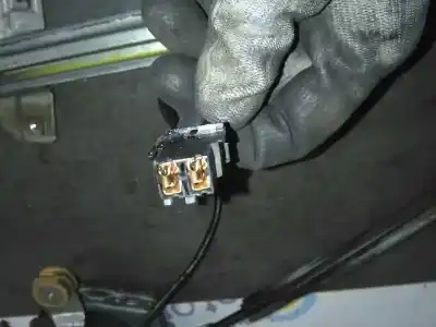 Second-hand car spare part passenger side right window regulator for audi a6 berlina (c4) 2.5 tdi cat (ael) oem iam references 4a0837398a 2 pin 
