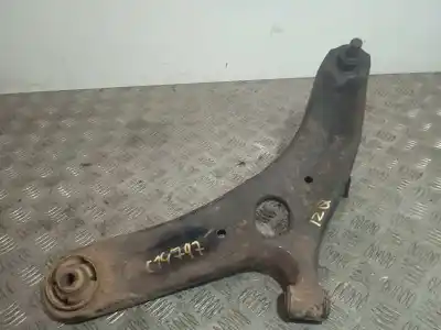 Tweedehands auto-onderdeel linker onderste ophang arm voor kia soul i (am) 1.6 crdi 128 oem iam-referenties 