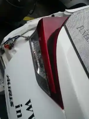 Peça sobressalente para automóvel em segunda mão farolim interior traseiro esquerdo por toyota auris hybrid active referências oem iam 