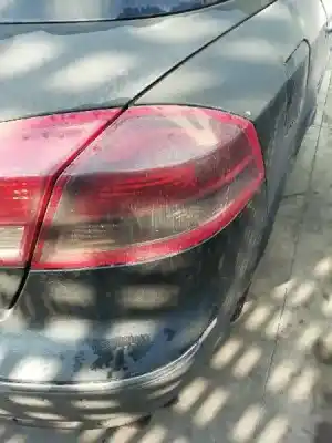 Second-hand car spare part right tailgate light for renault vel satis (bj0) 2.2 dci turbodiesel oem iam references 8200384032