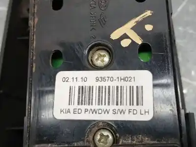 Peça sobressalente para automóvel em segunda mão botão / interruptor elevador vidro dianteiro esquerdo por kia pro_cee´d drive referências oem iam 935701h021  2 teclas