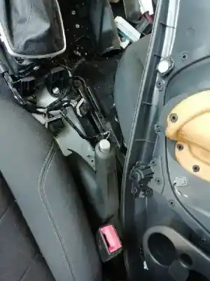 Автозапчастина б/у ВАЖІЛЬ РУЧНОГО ГАЛЬМА для FORD FIESTA (CCN)  Посилання на OEM IAM C1B12780AD  