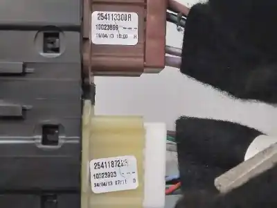 Second-hand car spare part left front power window switch for renault captur zen oem iam references 254113300r 254298400r 254118722r